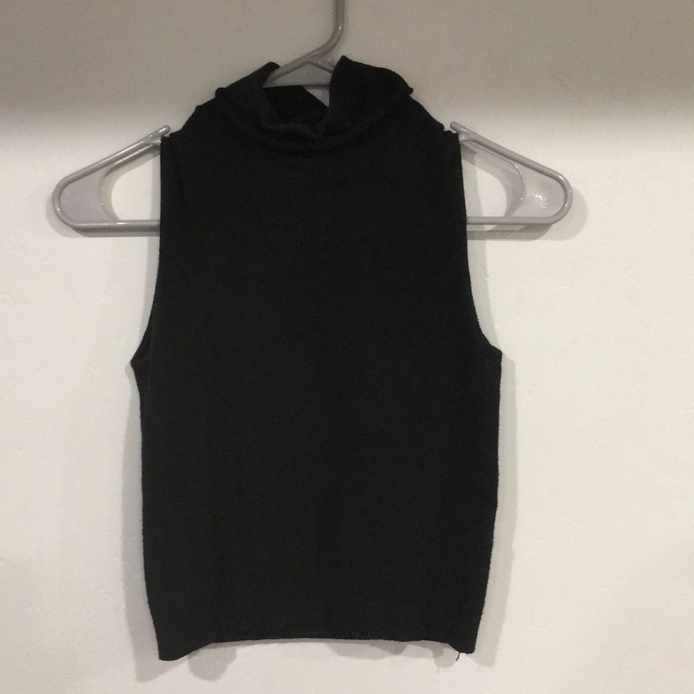 Cropped Sleeve Turtle Neck